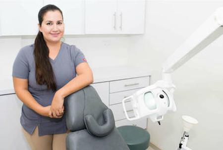 Find Denture prices at Dental del Rio in Mexico