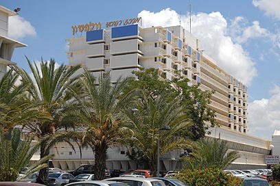 Посмотреть цены замены тазобедренного сустава в Государственной больнице Эдит Вольфсон, Израиль