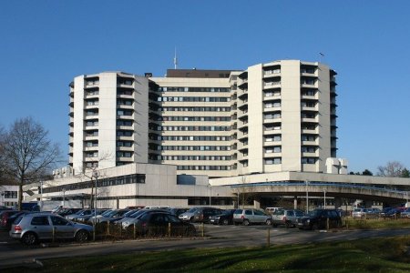 Check best prices for Lung cancer treatment at Bremen-Ost Clinic in Germany