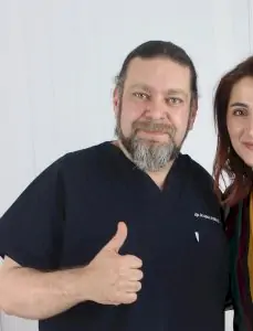 جراح تجميل في عيادة Gürler Akınbingöl M.D. Aesthetic & Plastic Surgery