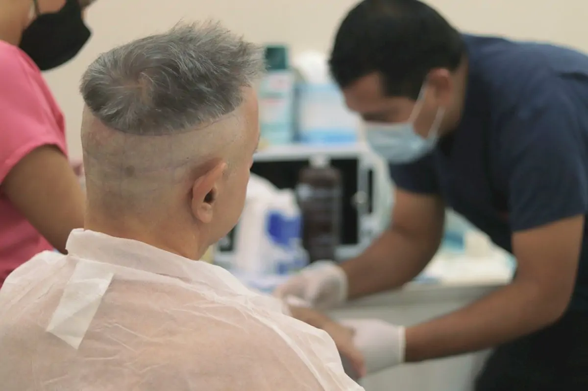 Центр восстановления волос Канкун (Cancun Hair Restoration)
