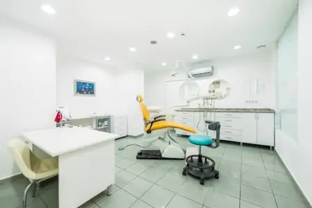 غرفة علاج أسنان بمعدات حديثة في Atalya Oral and Dental Health Polyclinic