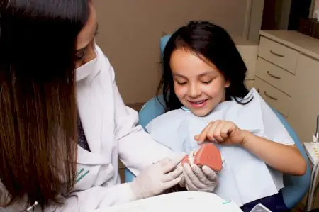 استشارة أسنان للأطفال في Advanced Dental Solutions، تعليم العناية بالفم