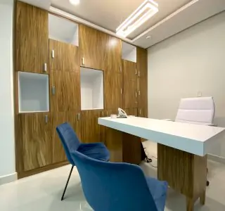 مكتب استشارات في Sani Dental Group Playa del Carmen بأثاث حديث