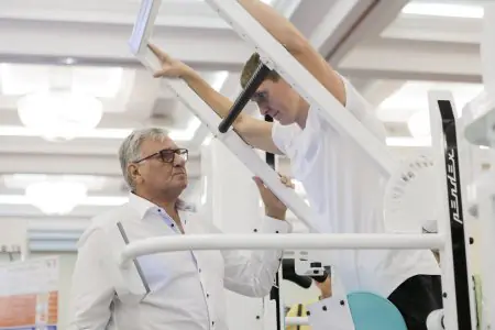 Entrenamiento de rehabilitación con equipo Pendex en el Centro de Biomecánica Dr. Blum