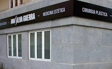 Fachada de la clínica Ana Silva Guerra, centro de medicina estética y cirugía plástica
