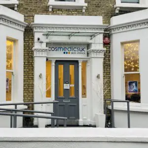 Entrada exterior de Cosmedics Skin Clinics South Kensington en Londres