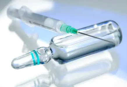 حقنة معقمة وأمبولة لحقن تجميلي في The London Cosmetic Clinic