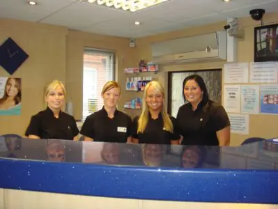 Personal de recepción en Scott Arms Dental Practice, clínica dental en Birmingham