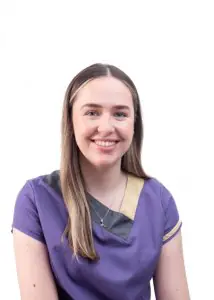 Enfermera dental con uniforme en la clínica Smileworks Liverpool