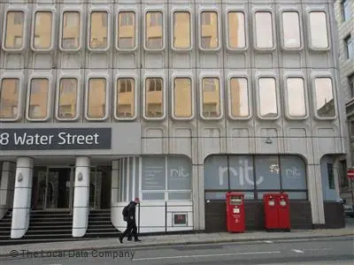 Fachada de la clínica RiT Premium Dental Care en Water Street, Liverpool