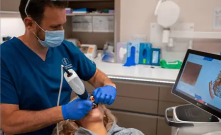 Escaneo dental digital en la clínica Duthie Dental con equipo avanzado