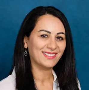 صورة لطبيبة في عيادة Dr. Kristelle Lusby