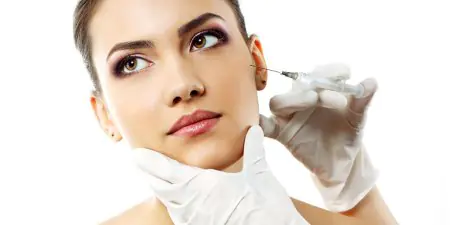 Procedimiento de inyección de botox en la clínica estética Botox Costa Rica