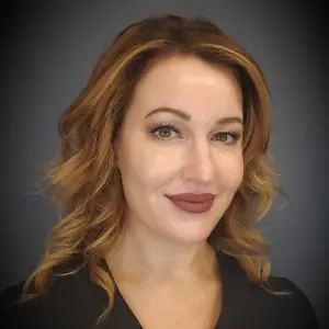 عضو فريق في معهد شيكاغو لجراحة التجميل، فريق طبي محترف