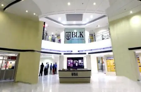 منطقة الاستقبال في مستشفى BLK-Max Super Speciality، منشأة طبية حديثة في الهند
