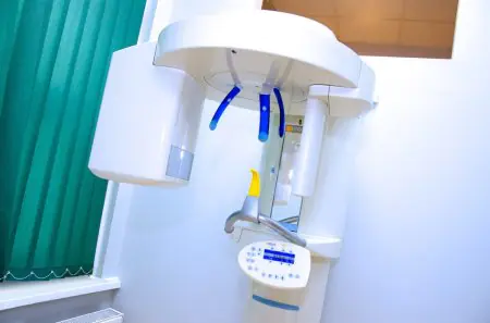 جهاز أشعة بانورامية للأسنان في عيادة GSL Dentist في بولندا