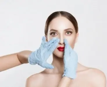 Consulta de rinoplastia en Medical Travel Czech Republic, clínica de cirugía plástica