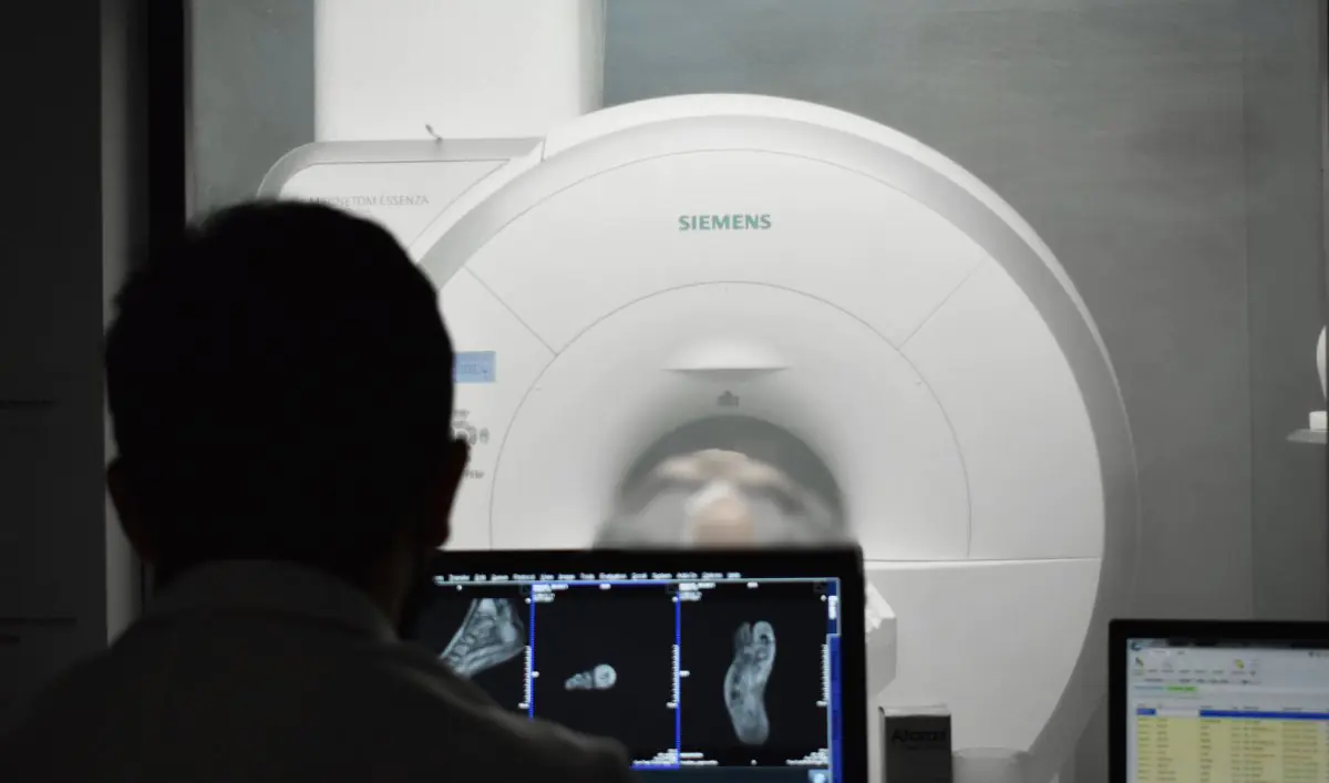 MRI scanner and radiology workstation at Turan Turan Health Group clinic