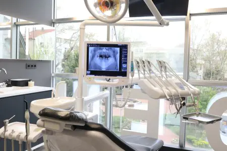 غرفة علاج الأسنان مع أشعة سينية رقمية في ÖZEL YALOVA DENTAL PARK، تركيا
