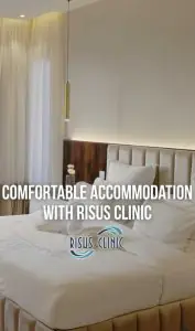 غرفة إقامة للمرضى في Risus Clinic Istanbul بديكور حديث