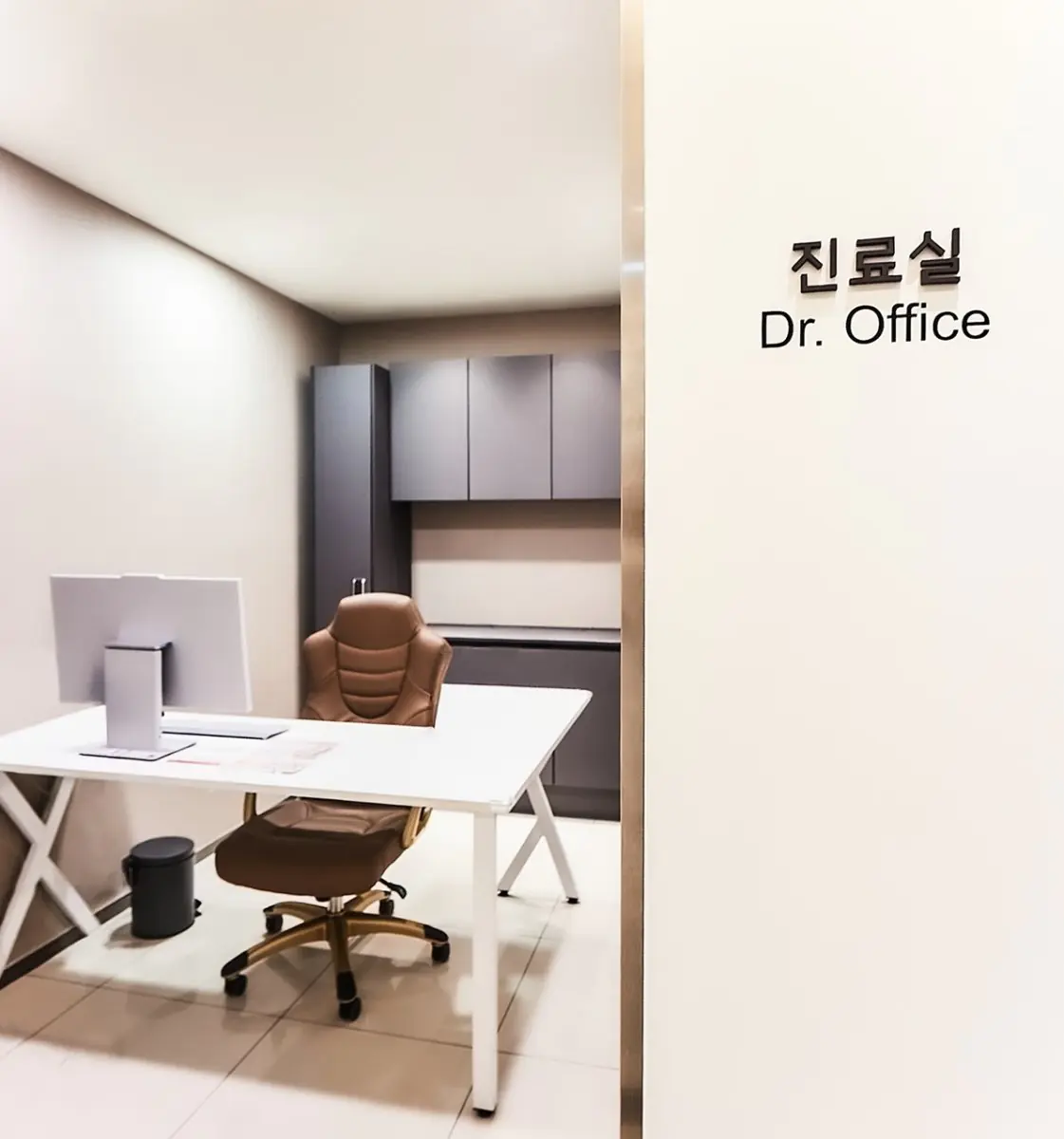 Кабінет лікаря в клініці Gangnam Dawoom, сучасна консультаційна кімната