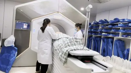 Sala de radiología con escáner CT avanzado en Jinshazhou Hospital, Guangzhou