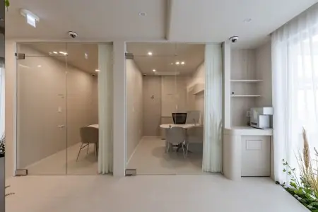 غرف استشارة في عيادة Lalian Cheongdam، سيول، تصميم عصري بسيط