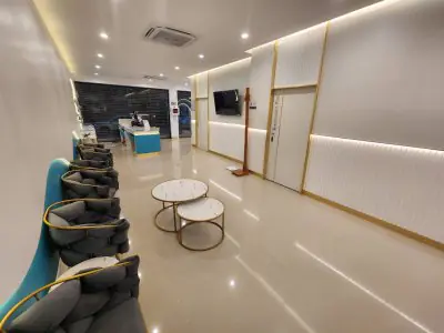 منطقة الاستقبال والانتظار في Munare Clinic Chiangmai، منشأة طبية حديثة في تايلاند