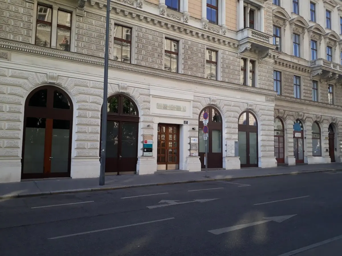 Klinikfassade Univ. Prof. Dr. Fahmy Aboulenein-Djamshidian, Wien, Neurologiezentrum