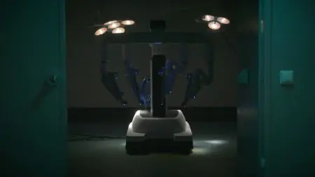نظام جراحة روبوتية في غرفة العمليات بمستشفى TALOS INTUITIVE CARE