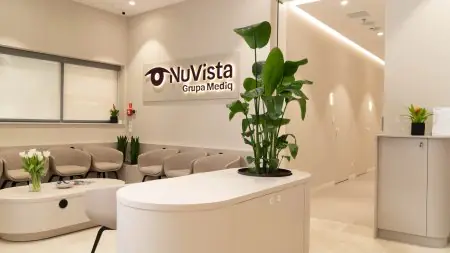 منطقة الاستقبال في NuVista Centrum Okulistyczne، عيادة عيون حديثة في بولندا