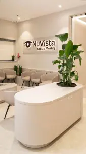 منطقة الاستقبال في NuVista Centrum Okulistyczne، عيادة عيون حديثة في بولندا