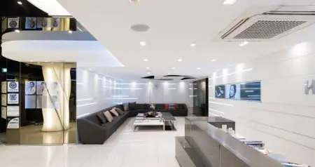 منطقة الاستقبال والانتظار في Hyundai Aesthetic Surgery Clinic، ديكور حديث سيول