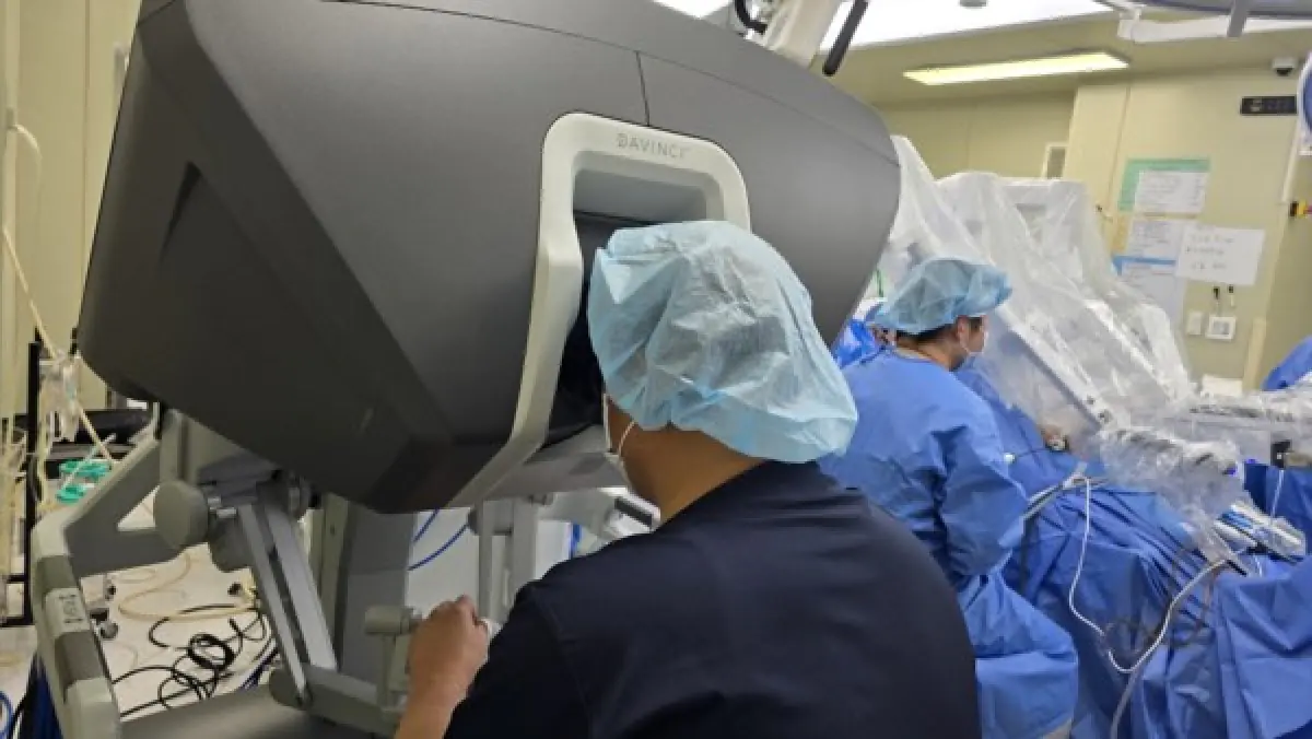 Роботизированная хирургия с системой Da Vinci в операционной NAEUN HOSPITAL