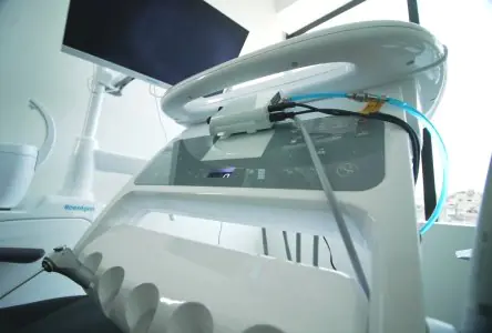 معدات طب الأسنان الحديثة في La Clinic Dental، مكسيكو سيتي