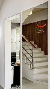درج حديث ومنطقة انتظار داخل Astra Dental Clinic