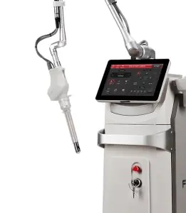 جهاز ليزر CO2 مع لوحة تحكم رقمية لعلاجات الجلد في Premier Clinic