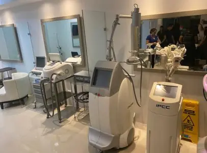 معدات علاج تجميلي حديثة في Rejuvenation Clinic Cozumel، المكسيك