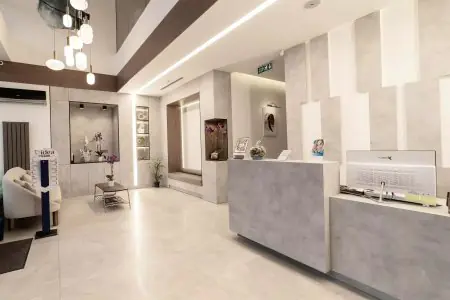 منطقة الاستقبال في İDEA Oral and Dental Health Polyclinic بديكور حديث
