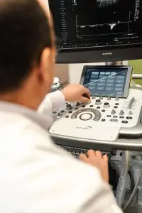 تشخيص بالموجات فوق الصوتية في Centrum Medyczne doktorA بمعدات حديثة