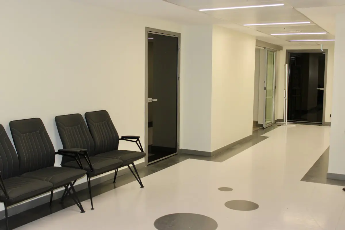 Waiting area with modern chairs at DALI HAIR CLINIC, Istanbul