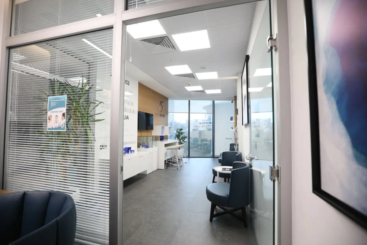 Reception and waiting area at Op. Dr. Ebru Ünal Cosmetic Gynecology Clinic, modern design