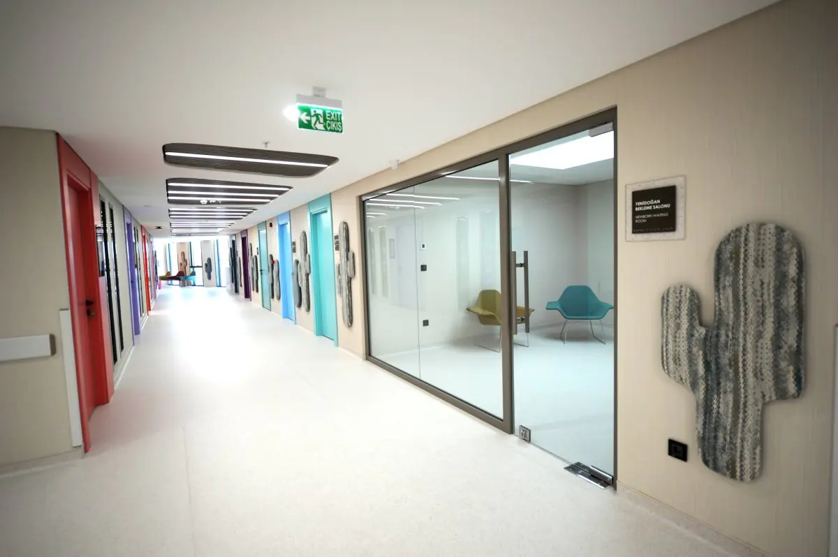 Modern corridor and waiting area at Merkez Prime Hospital, Turkey