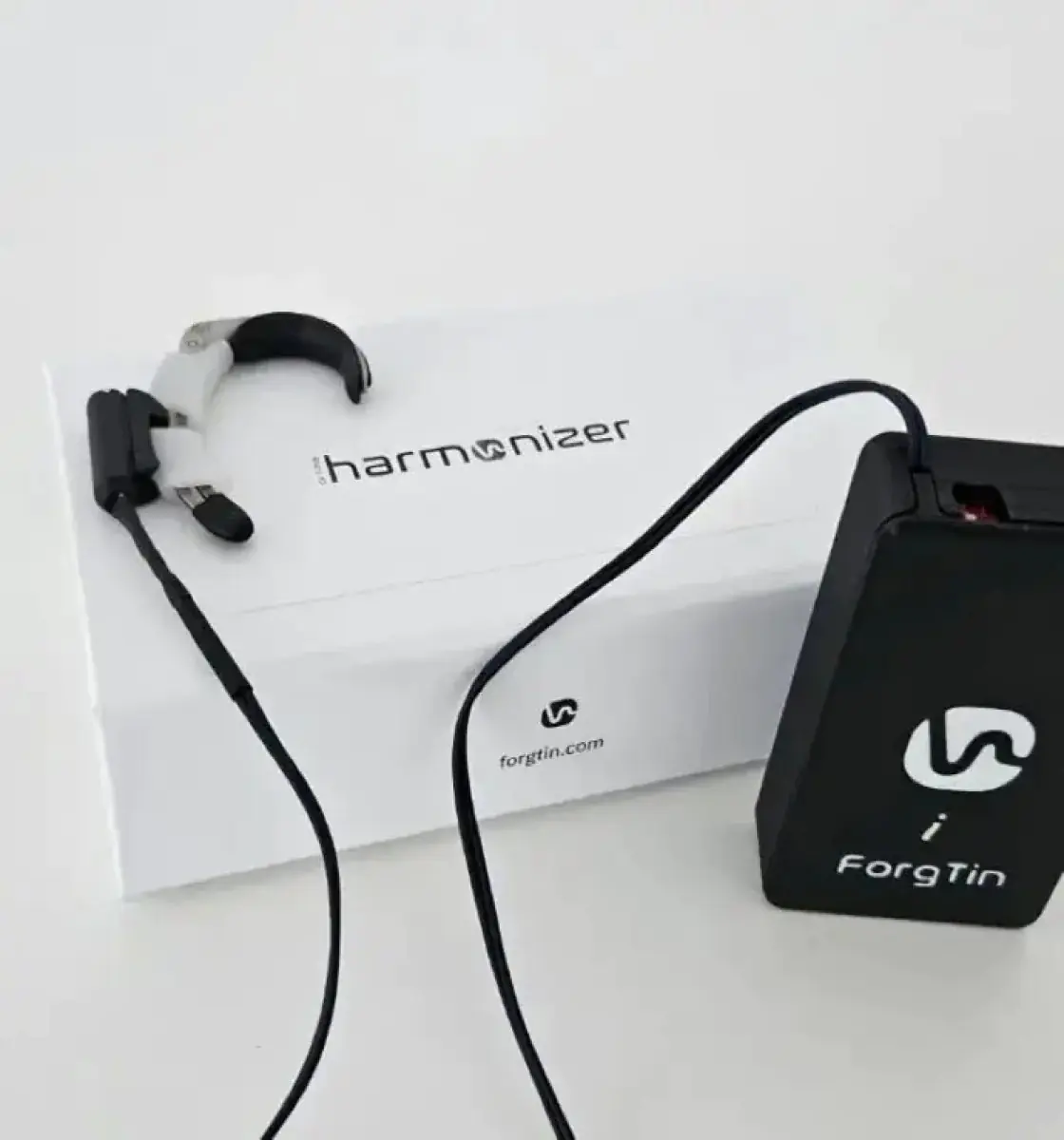 Medical harmonizer device by ForgTin for hearing therapy at pansatori GmbH clinic