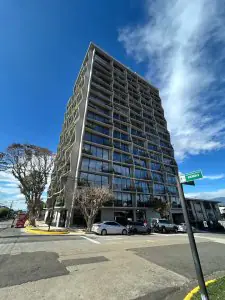 Fachada del edificio de la clínica ConfiDental Costa Rica en San José