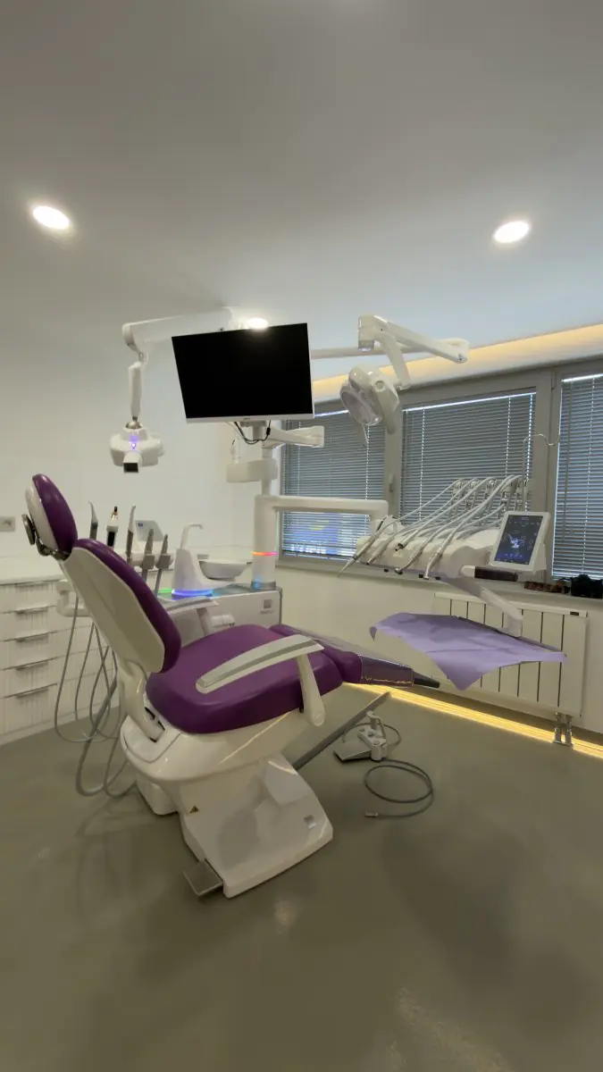 Nowoczesny gabinet stomatologiczny z zaawansowanym sprzętem w Estexper Clinic