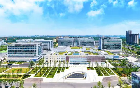 مجمع عيادات OASIS International Hospital الحديث في بكين، الصين