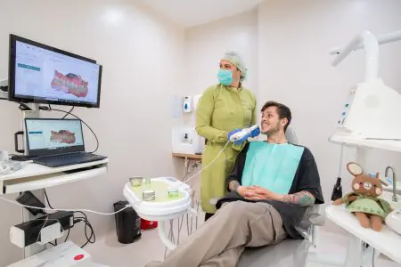 مسح أسنان رقمي في عيادة Dentica by Cristina Suaza، عيادة أسنان حديثة في كولومبيا