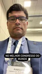 مشارك في مؤتمر The Aesthetic Meeting 2022، ملابس رسمية، حدث داخلي